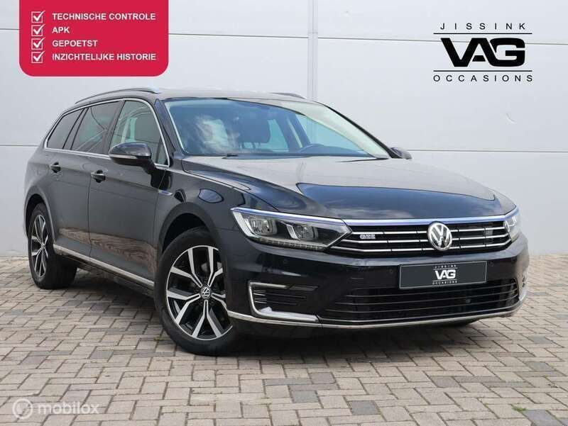 Zwart Gebruikt 2015 VW Passat Highline Stationwagen | € 15.899 (Eerlijke prijs) - Afbeelding 1/4