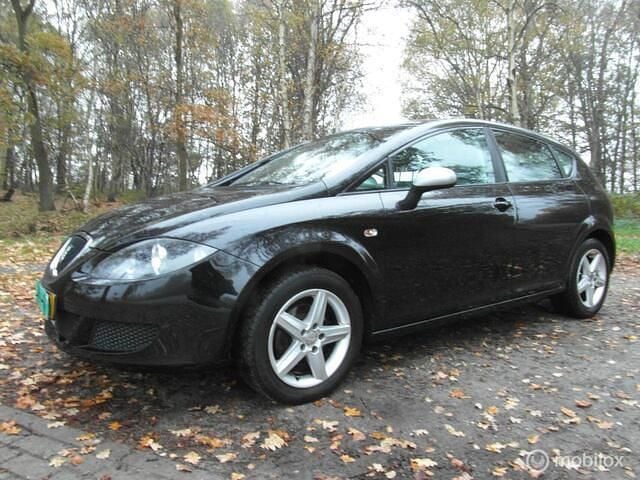 Zwart Gebruikt 2009 Seat Leon Style Hatchback | € 2.850 (Goede deal) - Afbeelding 1/4