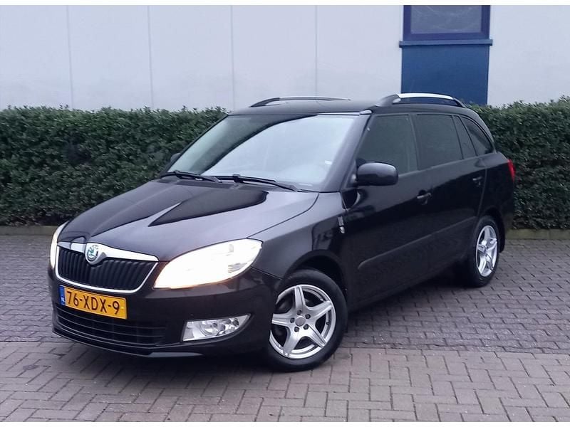 Zwart Gebruikt 2012 Skoda Fabia Style Stationwagen | € 2.950 (Eerlijke prijs) - Afbeelding 1/4