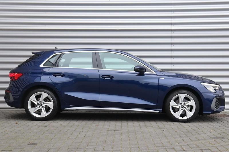 Occasion Audi A3 Sportback 2023 Blauw Hatchback