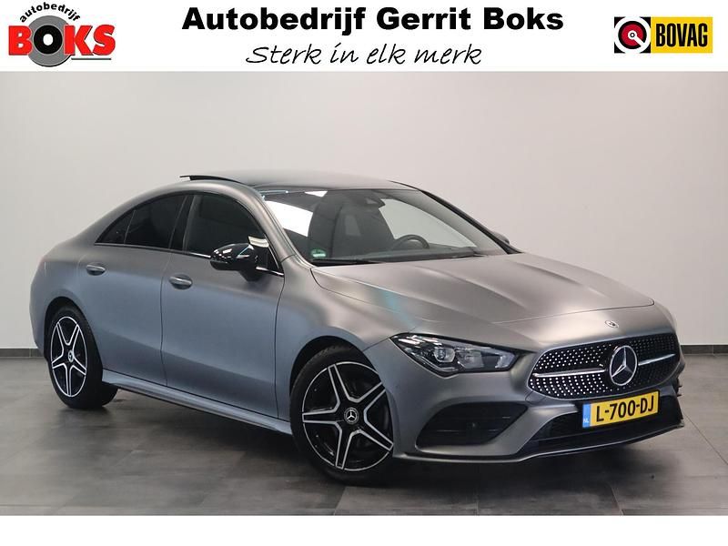 Grijs Gebruikt 2021 Mercedes CLA180 Business Sedan | € 35.494 (Duur) - Afbeelding 1/3
