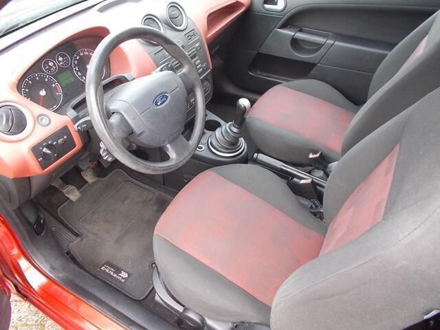 Occasion Ford Fiesta Futura 69 PK (50 kW) 2006 Oranje Hatchback
