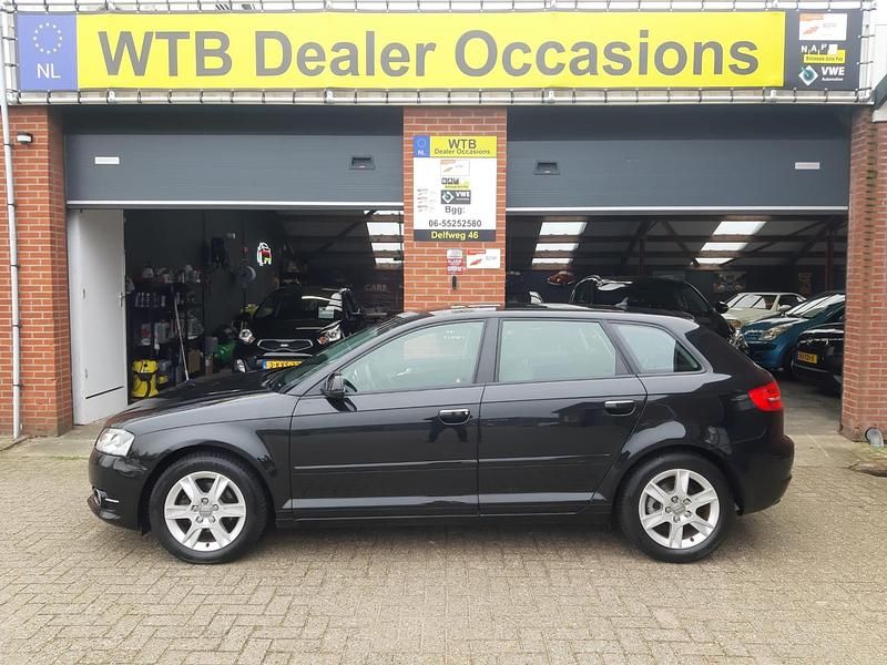 Occasion Audi A3 Attraction 105 PK (77 kW) 2013 Zwart Hatchback