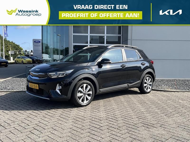 Zwart Gebruikt 2024 Kia Stonic SUV | € 23.935 (Iets duurder) - Afbeelding 1/4