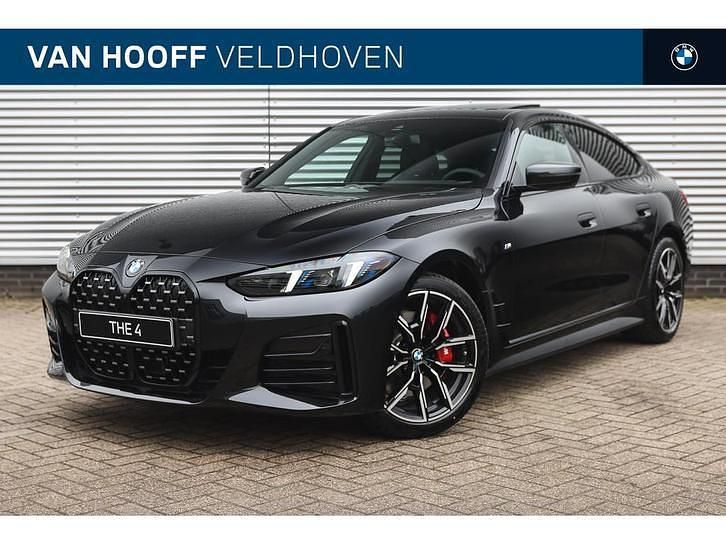 Saphirschwarz Gebruikt 2024 BMW 420 M Sport Coupé | € 84.658 - Afbeelding 1/4