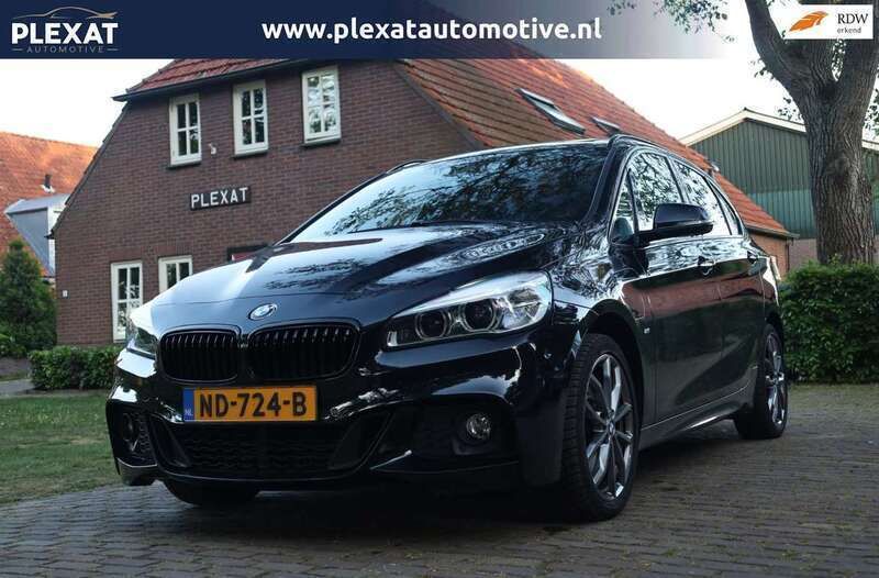 Zwart Gebruikt 2016 BMW 225 Active Tourer iPerformance MPV | € 18.945 (Iets duurder) - Afbeelding 1/4