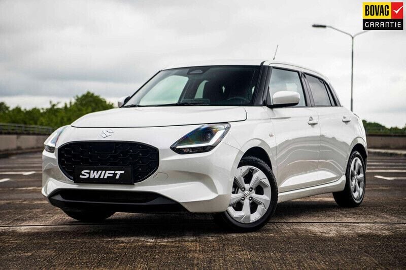 Wit Gebruikt 2024 Suzuki Swift Hatchback | € 19.945 (Eerlijke prijs) - Afbeelding 1/4