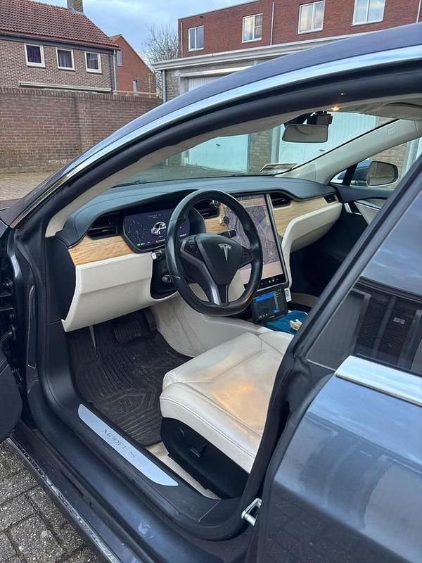 Occasion Tesla Model S 2018 Hatchback
