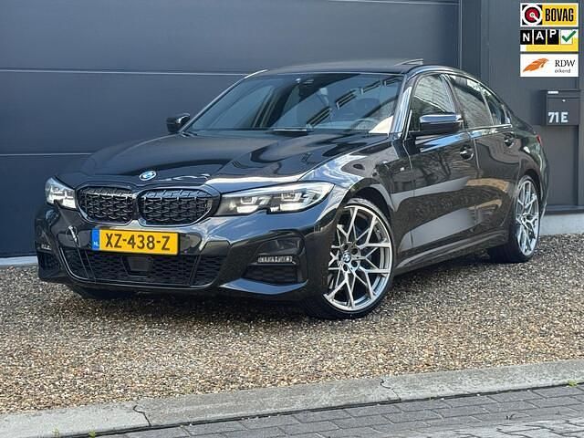 Zwart Gebruikt 2019 BMW 330 M Performance Sedan | € 33.900 - Afbeelding 1/4