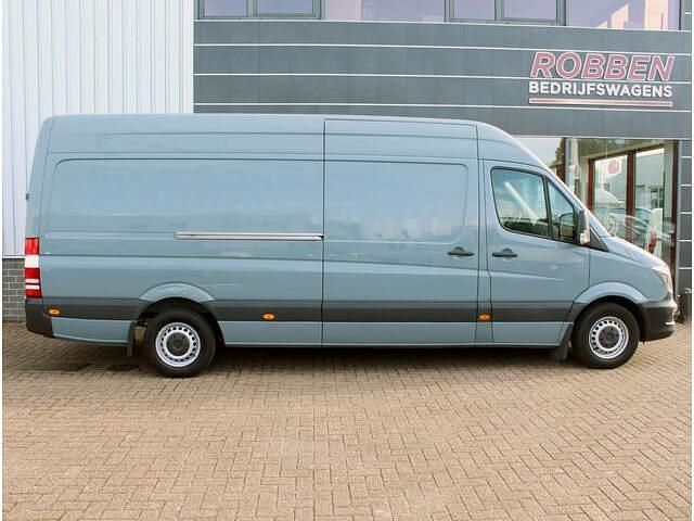 Grijs Gebruikt 2014 Mercedes 316 Van | € 10.950 - Afbeelding 1/4