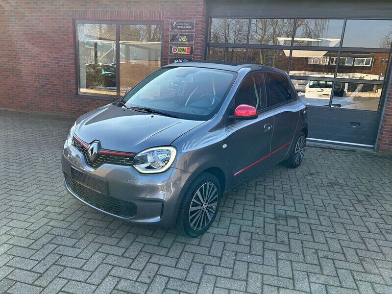 Grijs, metallic lak Gebruikt 2023 Renault Twingo Techno Hatchback | € 18.950 (Duur) - Afbeelding 1/4