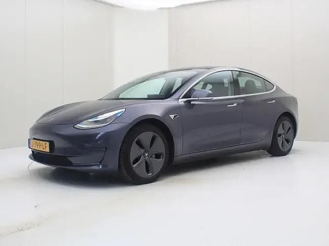 Grijs Gebruikt 2020 Tesla Model 3 Long Range AWD Sedan | € 20.700 (Goede deal) - Afbeelding 1/4