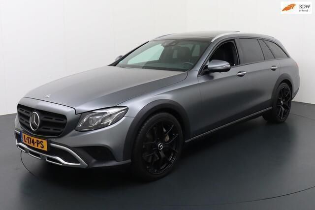 Grijs Gebruikt 2017 Mercedes E350 Premium Stationwagen | € 28.950 (Iets duurder) - Afbeelding 1/4