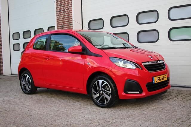 Rood Gebruikt 2014 Peugeot 108 Active Hatchback | € 6.495 (Eerlijke prijs) - Afbeelding 1/4