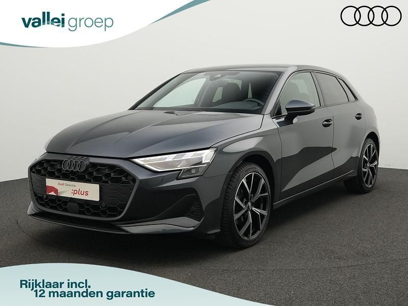 Grijs Gebruikt 2024 Audi A3 Sportback Advanced Hatchback | € 40.900 (Duur) - Afbeelding 1/4