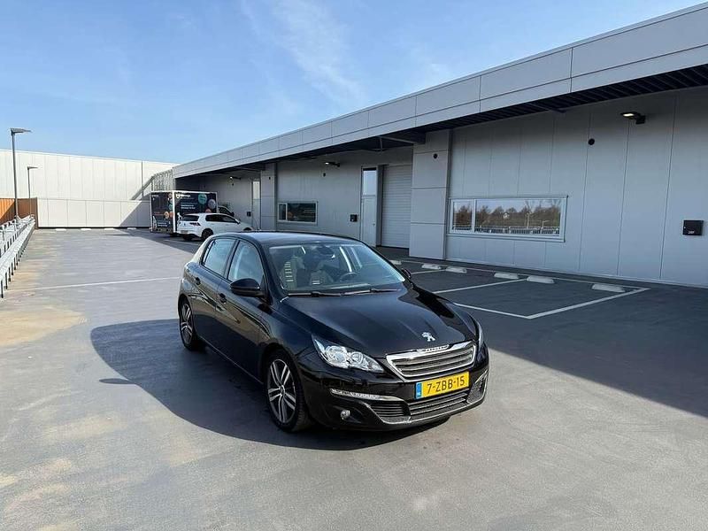 Zwart Gebruikt 2014 Peugeot 308 Active Hatchback | € 6.500 (Eerlijke prijs) - Afbeelding 1/4
