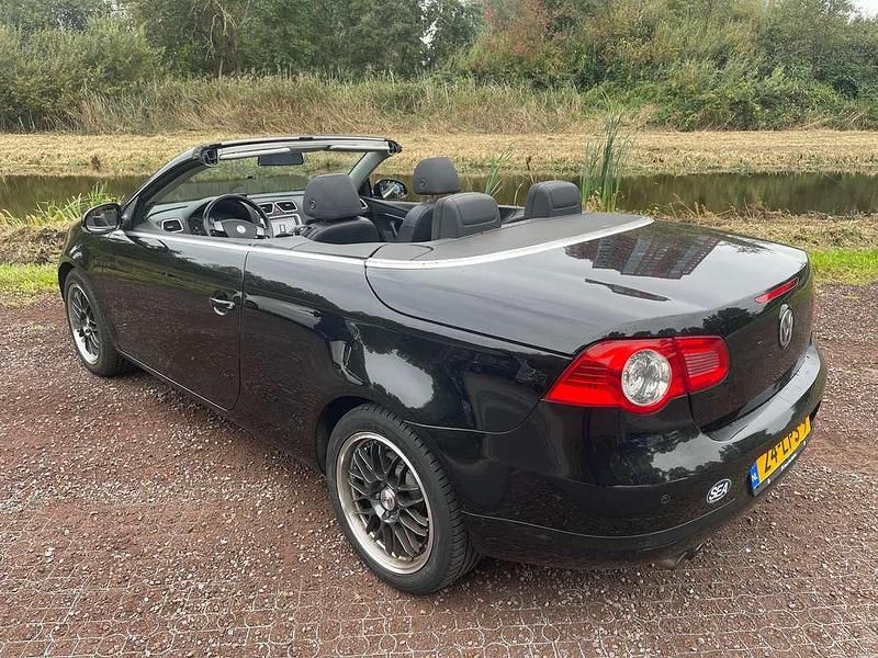 Zwart Gebruikt 2008 VW Eos Highline Cabriolet | € 3.750 (Eerlijke prijs) - Afbeelding 1/4