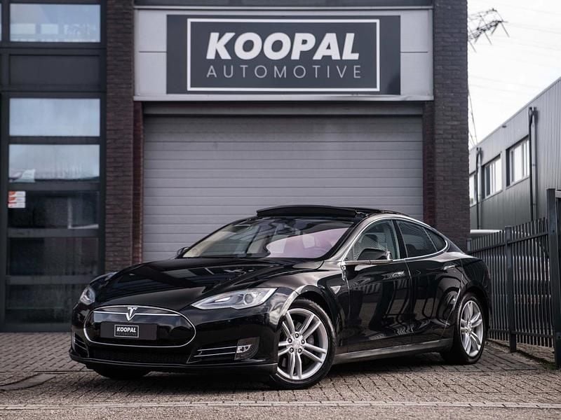 Zwart Gebruikt 2013 Tesla Model S Hatchback | € 18.440 (Eerlijke prijs) - Afbeelding 1/4