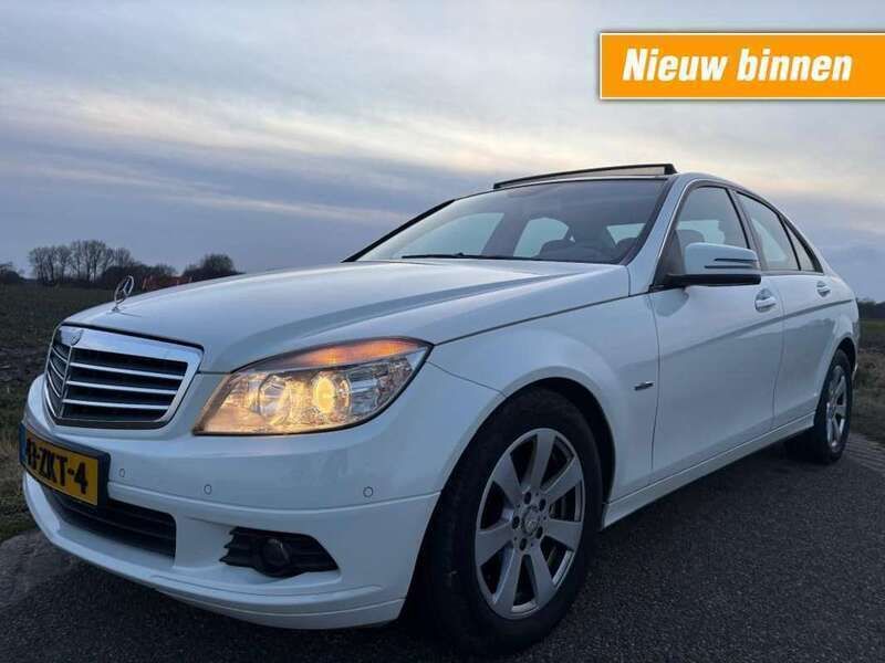 Wit Gebruikt 2010 Mercedes 200 Sedan | € 6.750 (Eerlijke prijs) - Afbeelding 1/4