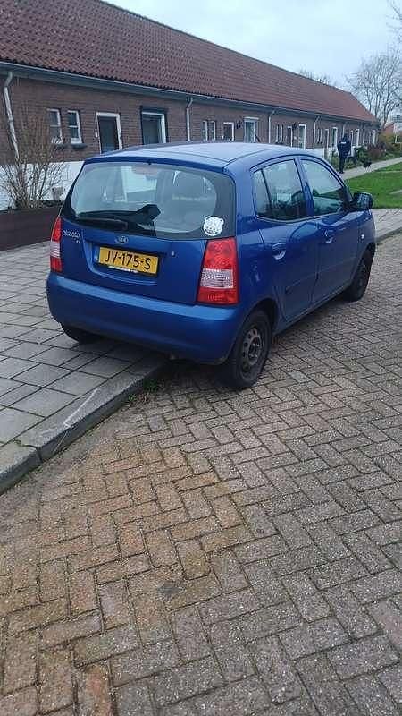 Blauw Occasion 2005 Kia Picanto LX Hatchback | € 800 (Goede deal) - Afbeelding 1/4
