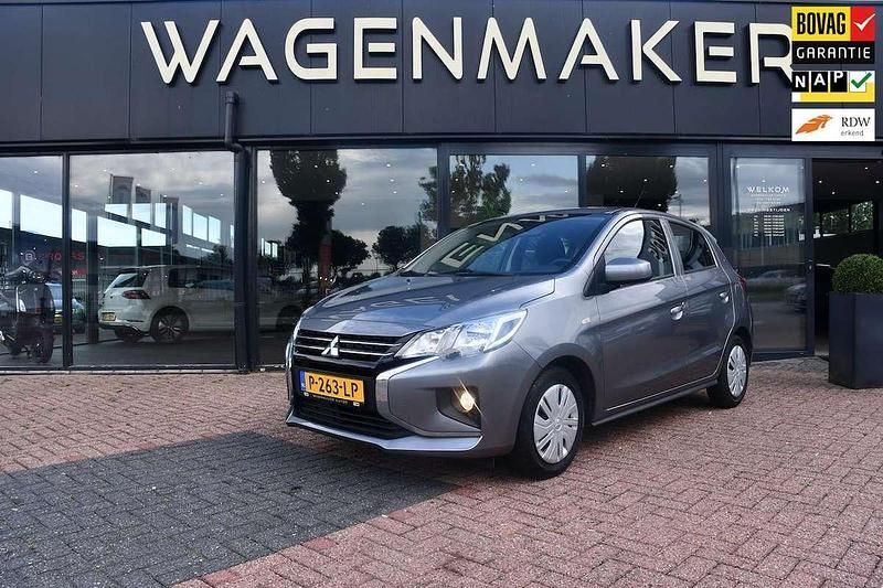 Grijs, metallic lak Gebruikt 2022 Mitsubishi Space Star Hatchback | € 11.450 (Eerlijke prijs) - Afbeelding 1/4