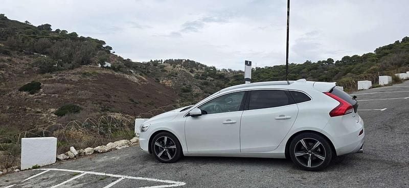 Occasion Volvo V40 152 PK (111 kW) 2020 Wit Hatchback