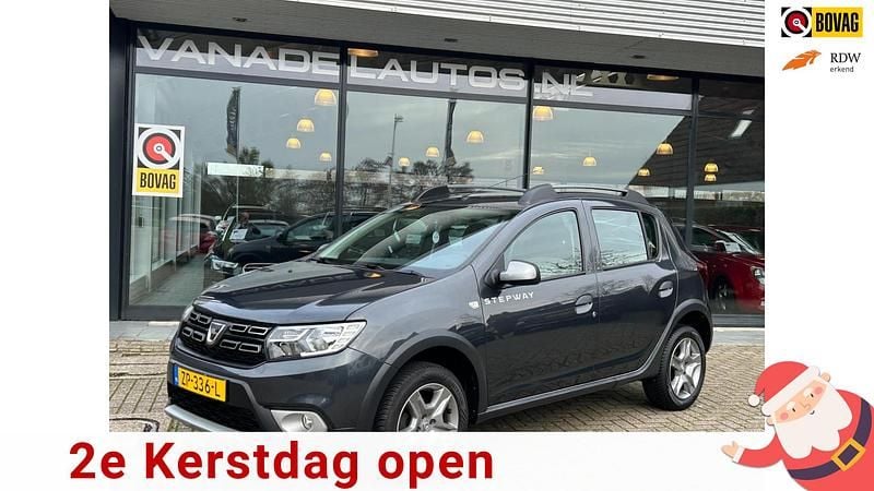 Grijs Gebruikt 2019 Dacia Sandero Hatchback | € 10.499 (Eerlijke prijs) - Afbeelding 1/4