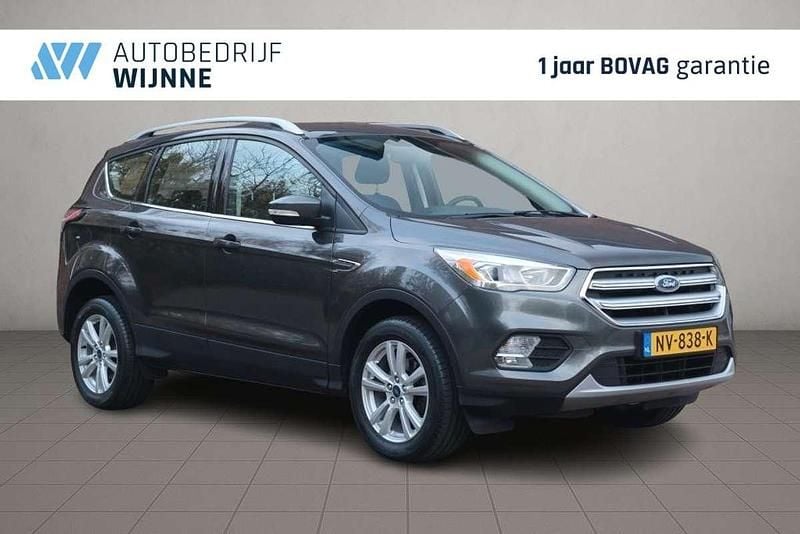 Grijs Gebruikt 2017 Ford Kuga Trend SUV | € 12.950 (Goede deal) - Afbeelding 1/4