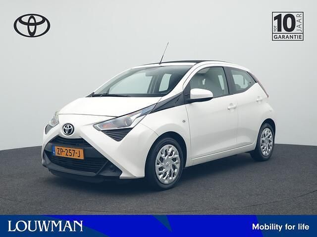 Wit Gebruikt 2019 Toyota Aygo X-play Hatchback | € 12.385 (Iets duurder) - Afbeelding 1/4