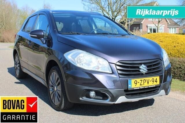 Grijs Gebruikt 2014 Suzuki SX4 S-Cross SUV | € 11.750 (Eerlijke prijs) - Afbeelding 1/4