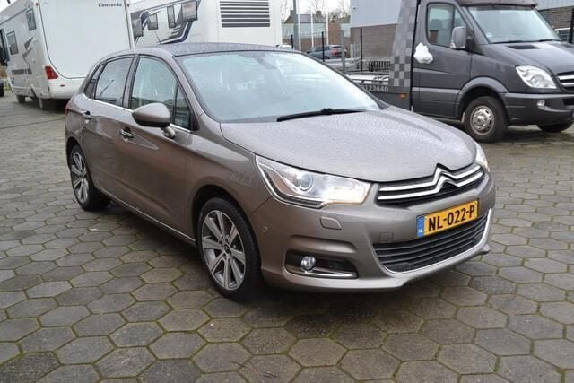 Occasion Citroën C4 PureTech 131 PK (96 kW) 2016 Grijs, metallic lak Hatchback
