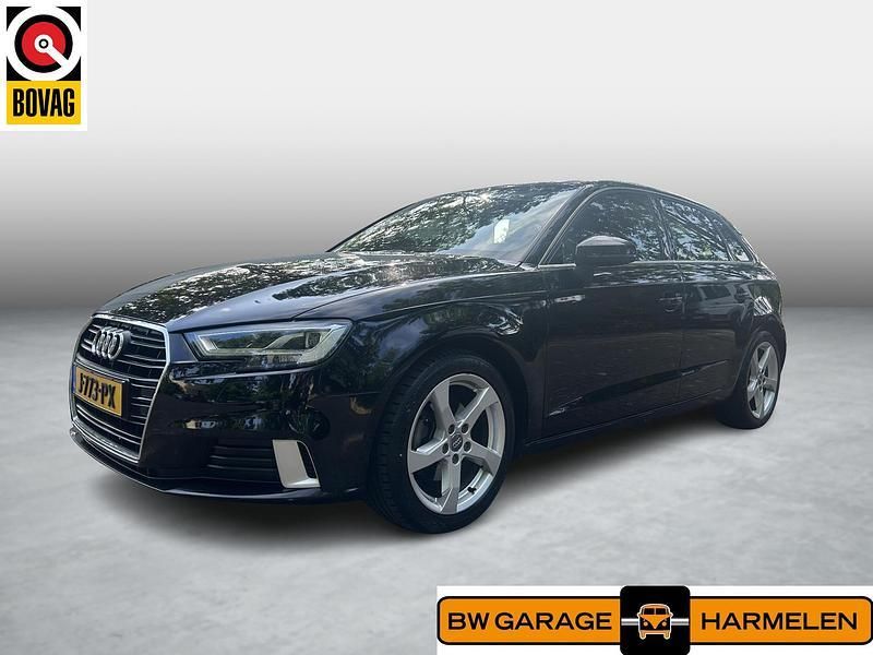Zwart Gebruikt 2020 Audi A3 Sportback Comfort Hatchback | € 18.500 - Afbeelding 1/4