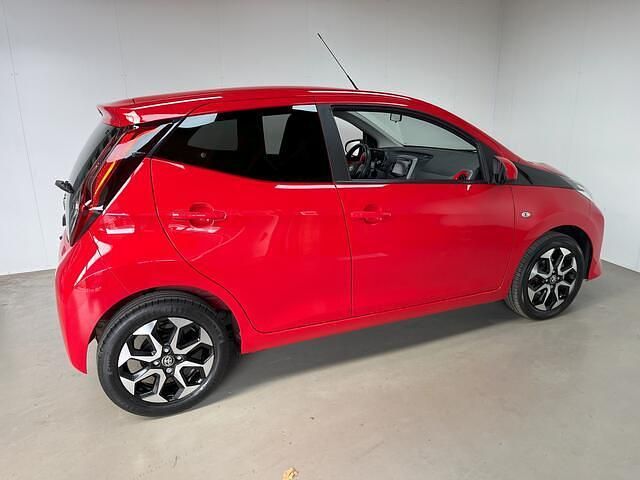Occasion Toyota Aygo 74 PK (54 kW) 2020 Rood Hatchback