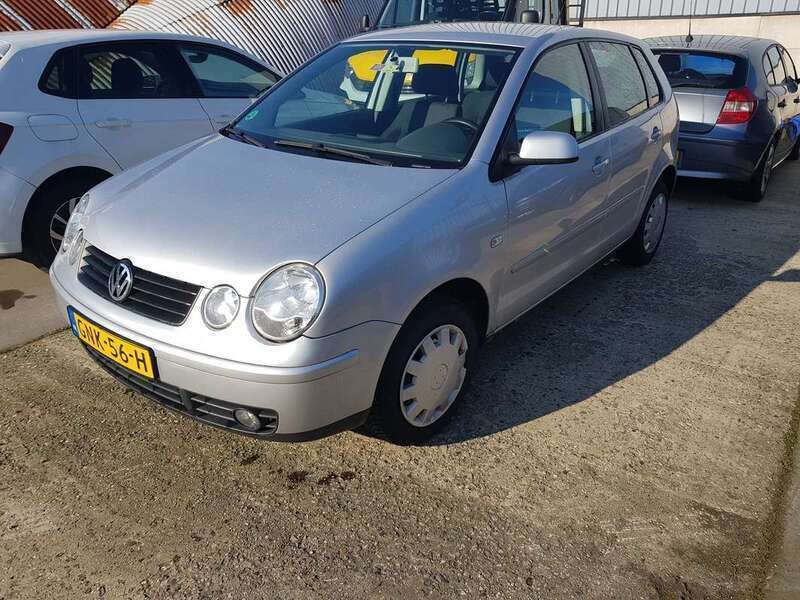 Grijs Gebruikt 2004 VW Polo Hatchback | € 2.100 (Eerlijke prijs) - Afbeelding 1/4