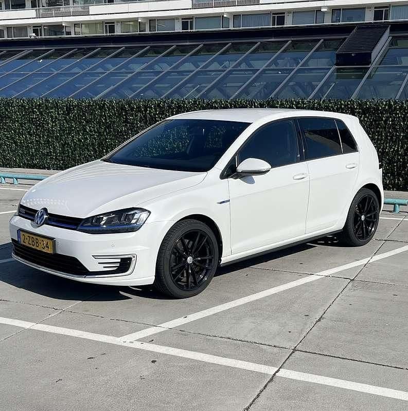 Wit Gebruikt 2014 VW Golf VII GTE Hatchback | € 10.850 (Eerlijke prijs) - Afbeelding 1/4