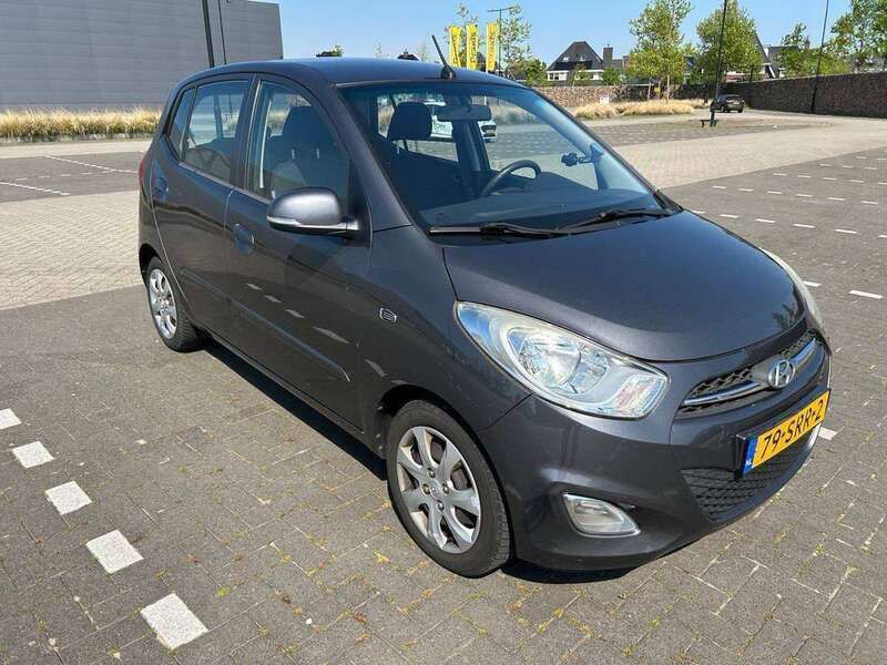 Grijs Gebruikt 2011 Hyundai i10 Style Hatchback | € 2.500 (Eerlijke prijs) - Afbeelding 1/4