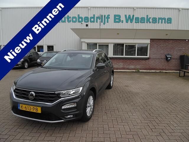 Grijs Gebruikt 2021 VW T-Roc Business SUV | € 19.900 (Eerlijke prijs) - Afbeelding 1/4