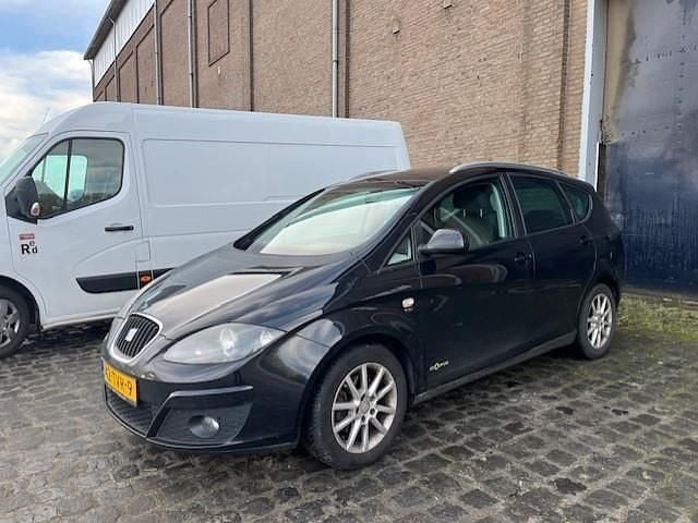 Zwart Occasion 2012 Seat Altea XL Copa MPV | € 1.600 (Goede deal) - Afbeelding 1/4