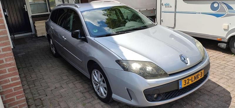 Occasion 2010 Renault Laguna III Dynamique Stationwagen | € 2.000 (Super prijs) - Afbeelding 1/3