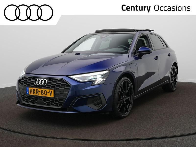 Blauw Gebruikt 2022 Audi A3 Sportback Advanced Hatchback | € 34.900 (Duur) - Afbeelding 1/4
