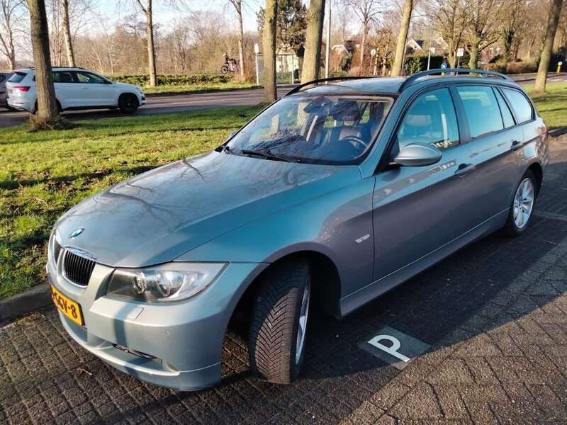 Grijs Gebruikt 2008 BMW 318 Stationwagen | € 3.250 (Duur) - Afbeelding 1/4