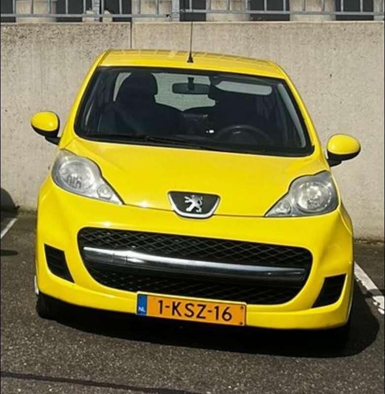 Geel Gebruikt 2009 Peugeot 107 Hatchback | € 600 (Super prijs) - Afbeelding 1/3
