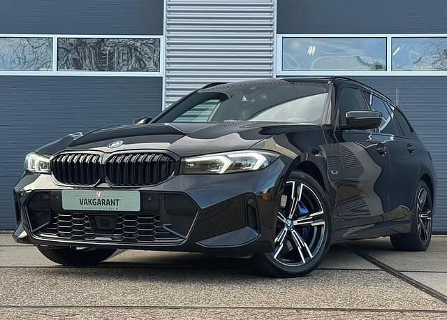 Occasion BMW 330 Executive 291 PK (214 kW) 2022 Zwart Stationwagen