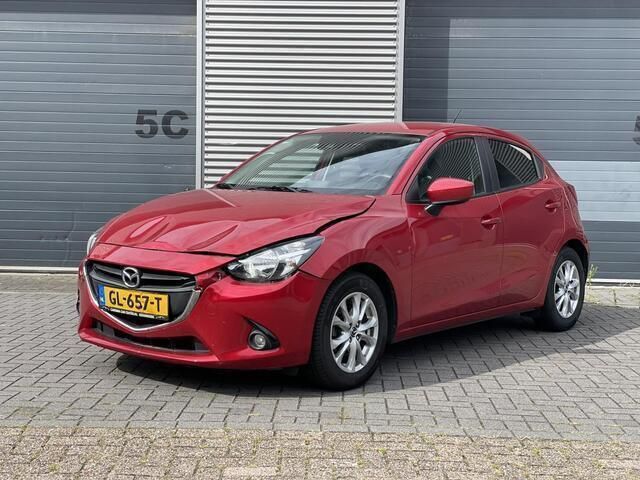 Rood Gebruikt 2015 Mazda 2 Edition Hatchback | € 5.950 - Afbeelding 1/4
