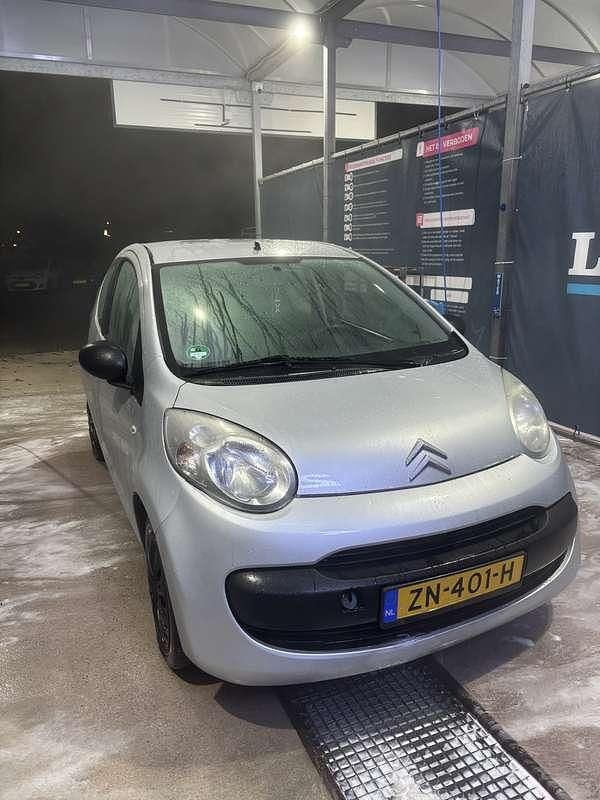 Grijs Occasion 2006 Citroën C1 Hatchback | € 1.799 (Eerlijke prijs) - Afbeelding 1/4