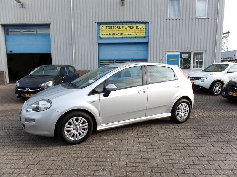 Grijs Gebruikt 2014 Fiat Punto Street Hatchback | € 3.445 (Goede deal) - Afbeelding 1/4