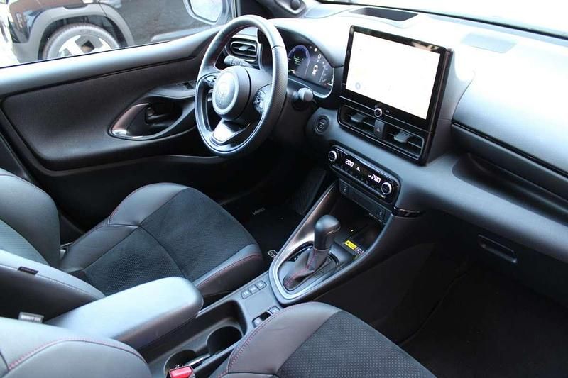 Occasion Toyota Yaris Hybrid Sport 131 PK (96 kW) 2024 Grijs Hatchback