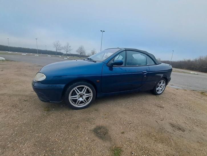 Gebruikt 2001 Renault Mégane Cabriolet | € 1.300 (Eerlijke prijs) - Afbeelding 1/4