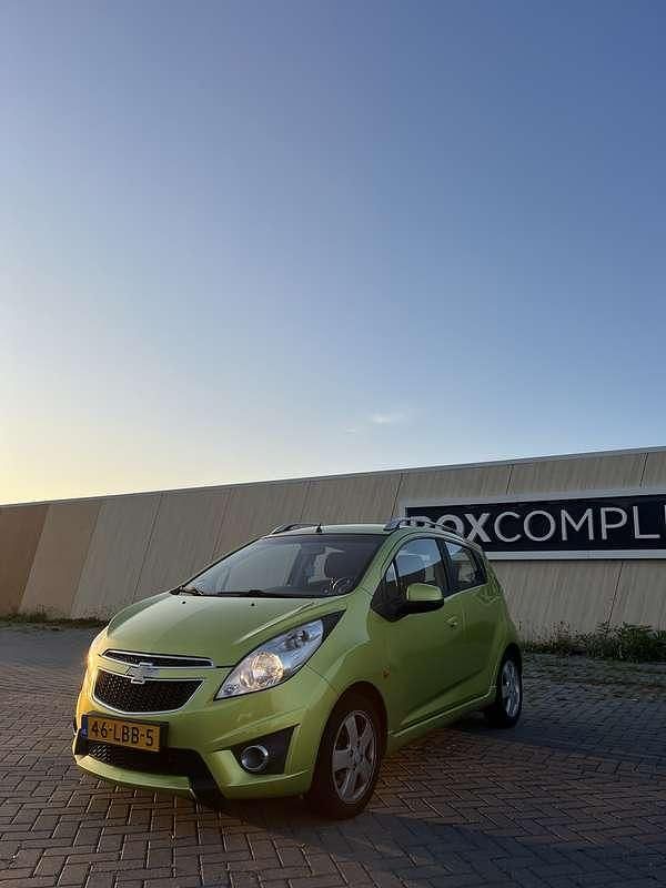 Groen Occasion 2010 Chevrolet Spark LT Hatchback | € 2.300 (Eerlijke prijs) - Afbeelding 1/4