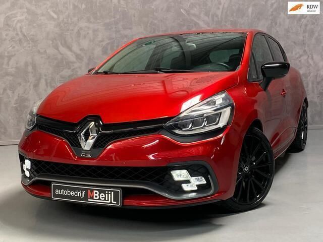 Rood Gebruikt 2017 Renault Clio IV Bose Edition Hatchback | € 19.445 (Iets duurder) - Afbeelding 1/4